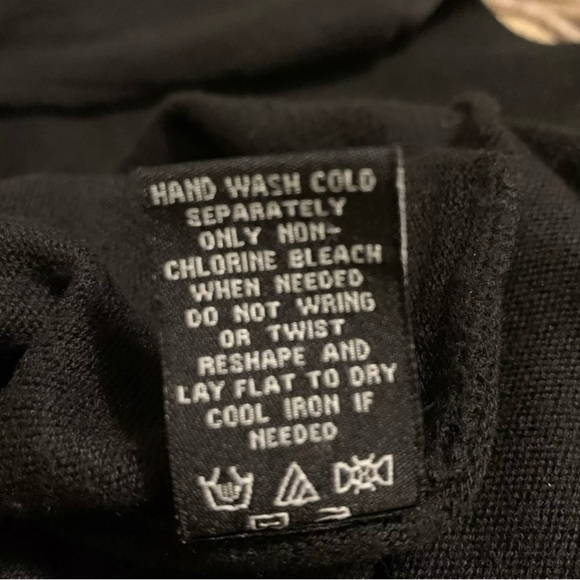 Context Lord & Taylor Soft Black Cashmere Blend Sweater- L - Picture 7 of 13